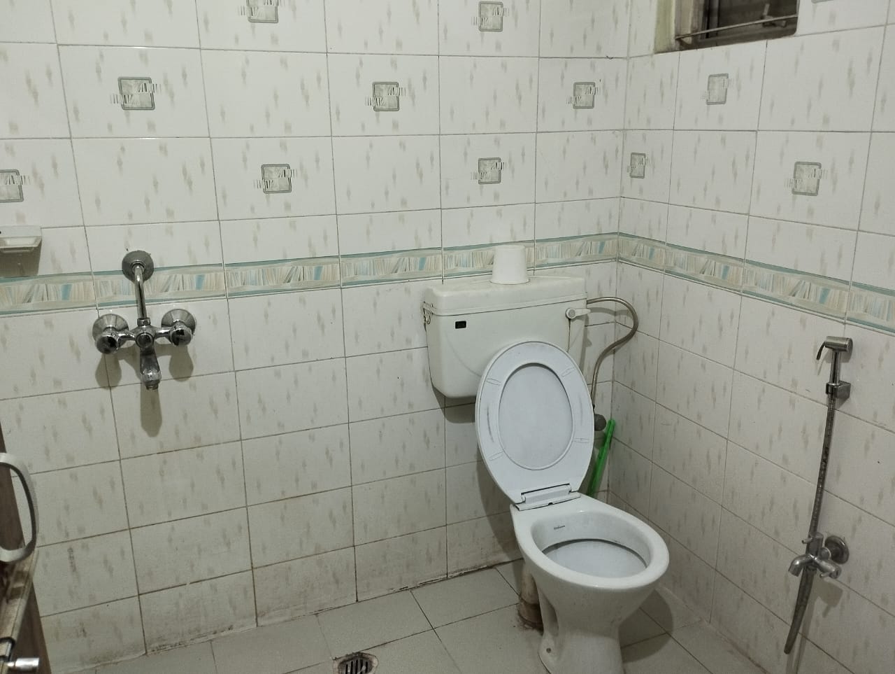 Unfurnished 3bhk in Karbi Path, Sahib Tila, Guwahati, Assam, India for Rent